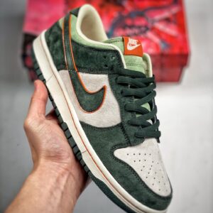 Nike Dunk Low Grey Suede/Green